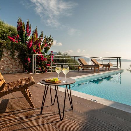 Iris Villas Lefkada - Marine Villa With Private Sea Access Sývota Eksteriør bilde