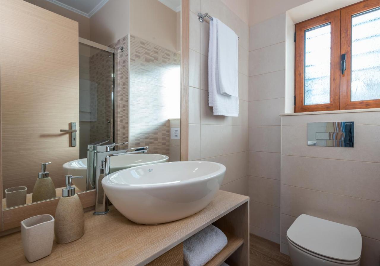 Iris Villas Lefkada - Marine Villa With Private Sea Access Sývota Eksteriør bilde